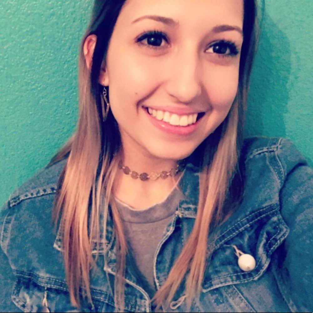 Meet your Posher, Julia